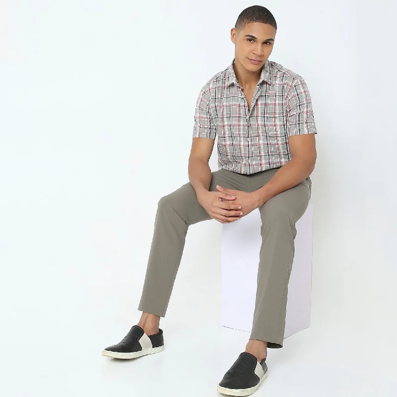 Weekend Discounts to Delight Regular Fit Checkered Shirt