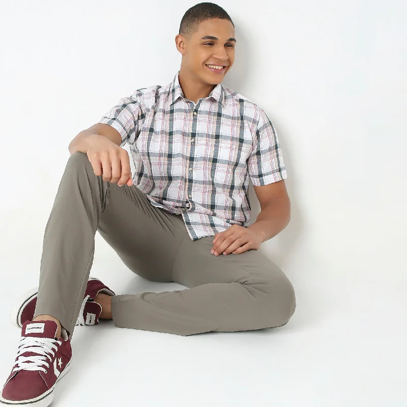 Weekend Offers That Sizzle Regular Fit Checkered Shirt