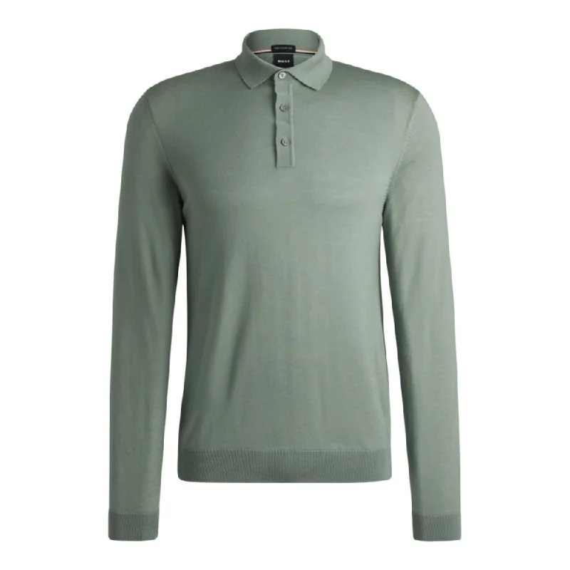 Slim-fit sweater in merino wool with polo collar