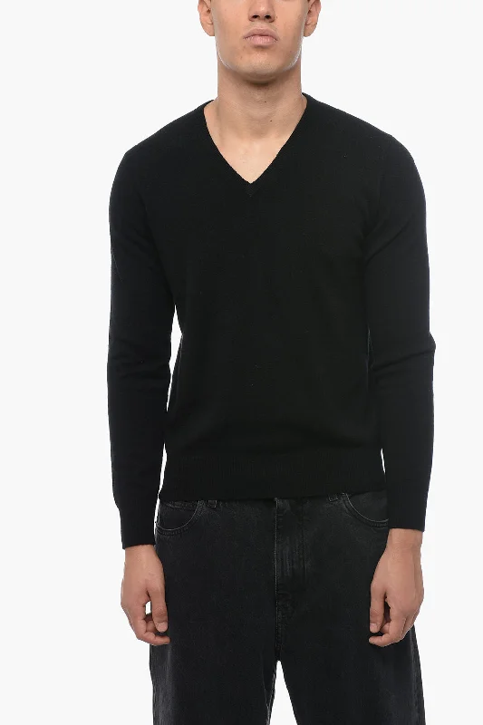 Allude Cashmere V-Neck Sweater