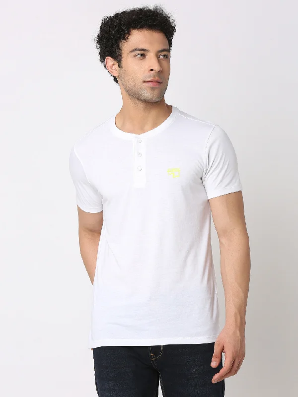 Weekend Savings Spectacular Spykar Men White Cotton Slim Fit Henley Neck Plain T-Shirt Weekend Savings Spectacular Spykar Men White Cotton Slim Fit Henley Neck Plain T-Shirt