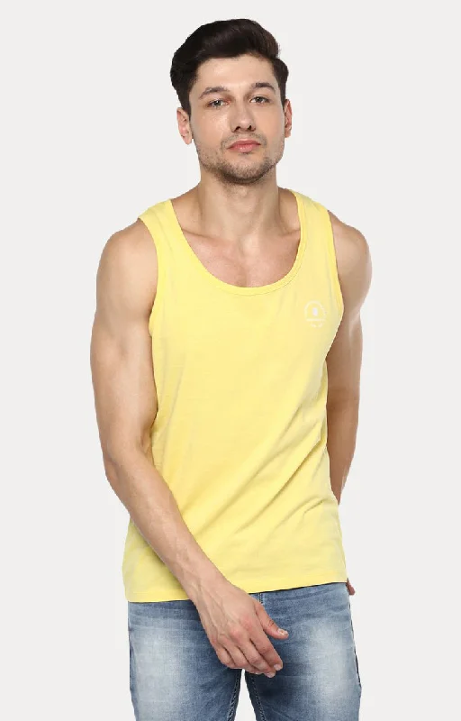 Weekend Sale: Don't Miss Out Spykar Yellow Solid Slim Fit Men T-Shirts