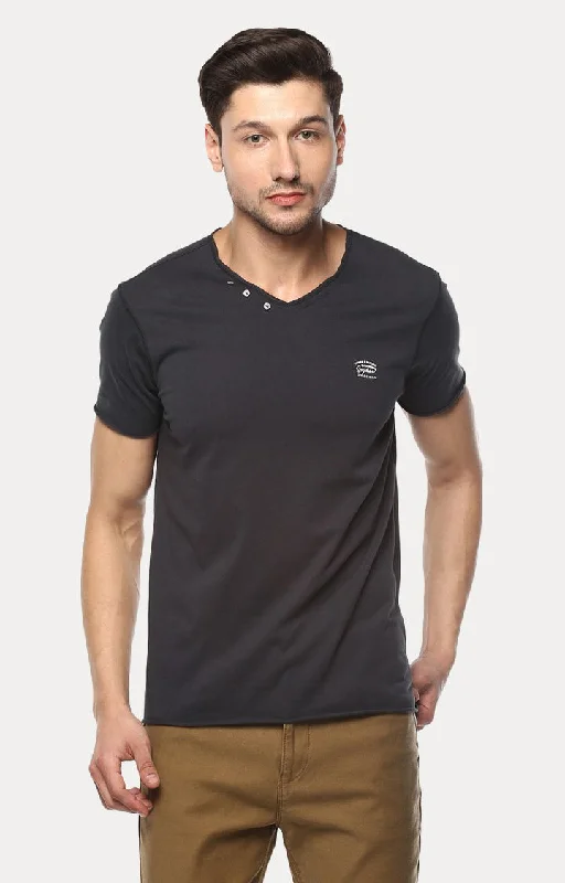 Weekend Steals Await Spykar Men Grey Solid Slim Fit T-Shirt