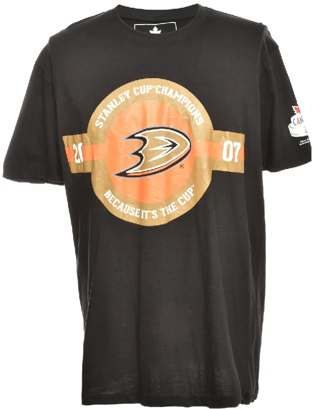 Weekend Bargains to Cherish NHL Black Sports T-shirt - L
